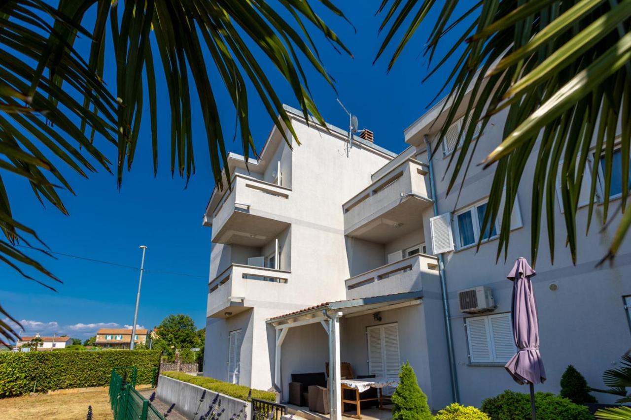 Apartment Demo Malinska Exterior photo